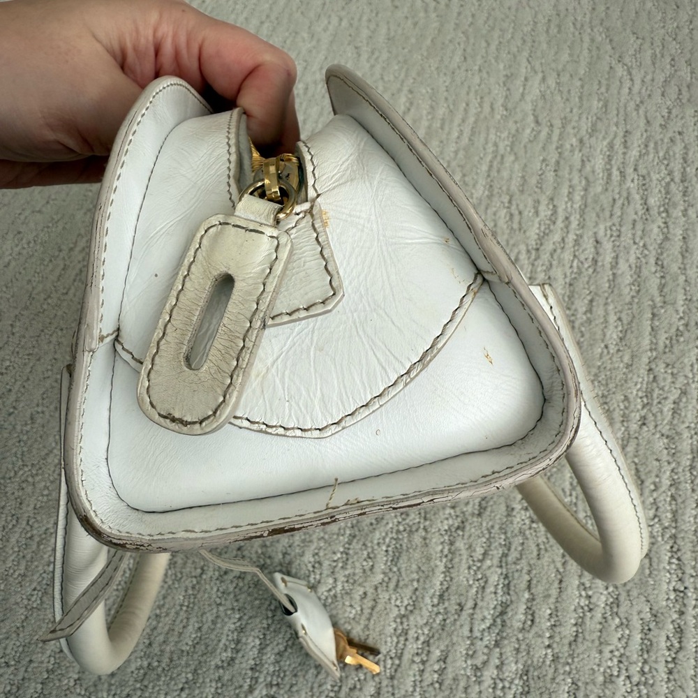 Vintage Dolce & Gabbana long east west leather bag with lock and keys - Picture 7 of 14